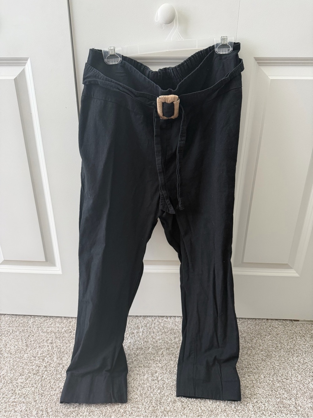 Black Linen and Cotton Blend Cropped Pants with coastal belt